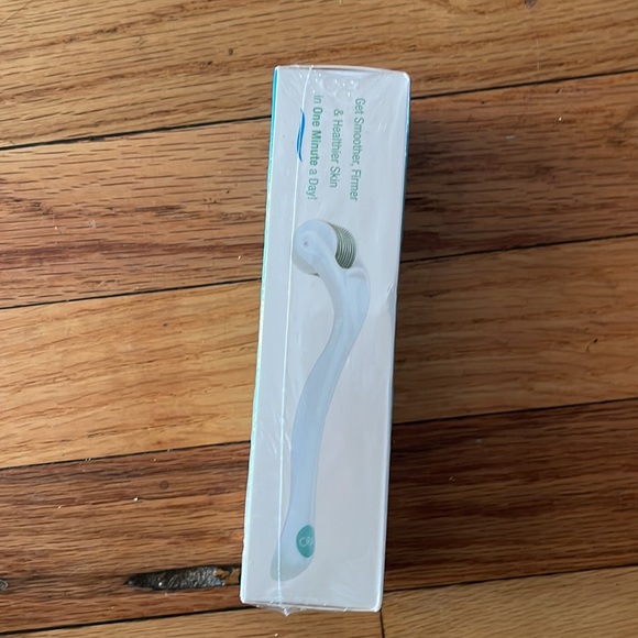 Beauty ORA Microneedle Face Roller System 0.25mm - Picture 3 of 4